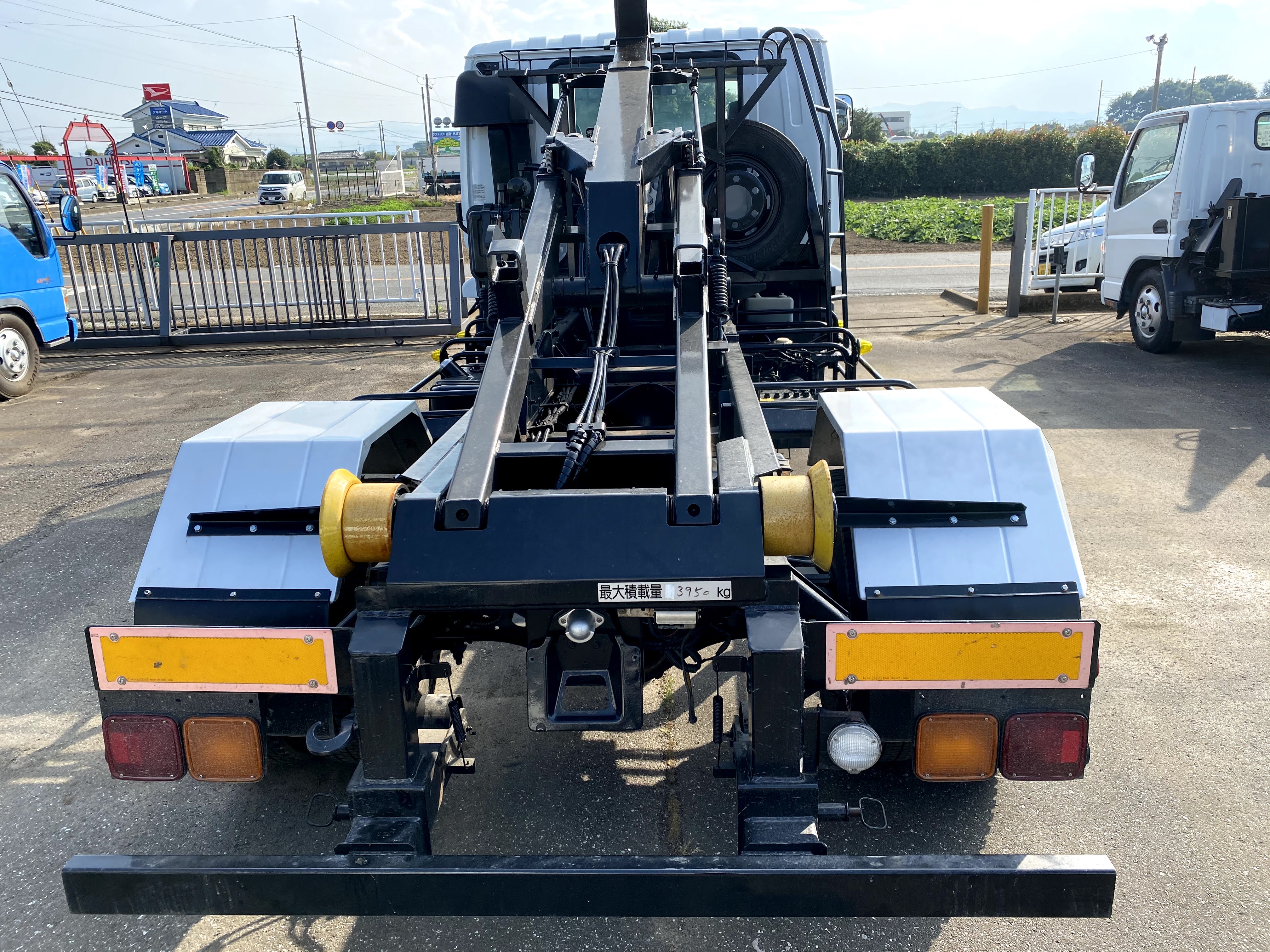 イスズ フォワード脱着装置付コンテナ専用車新明和アームロール 特装車 トラック 乗用車のことならオートプラザ赤城 深谷市 熊谷市